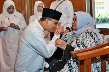 Harapan Anies Baswedan di Tanah Suci