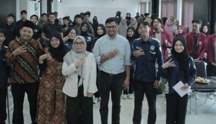 Ekonom dan peneliti Center of Reform on Economics (CORE) Indonesia, Dipo Satria Ramli, B.S., M.B.A., memaparkan berbagai tantangan ekonomi.